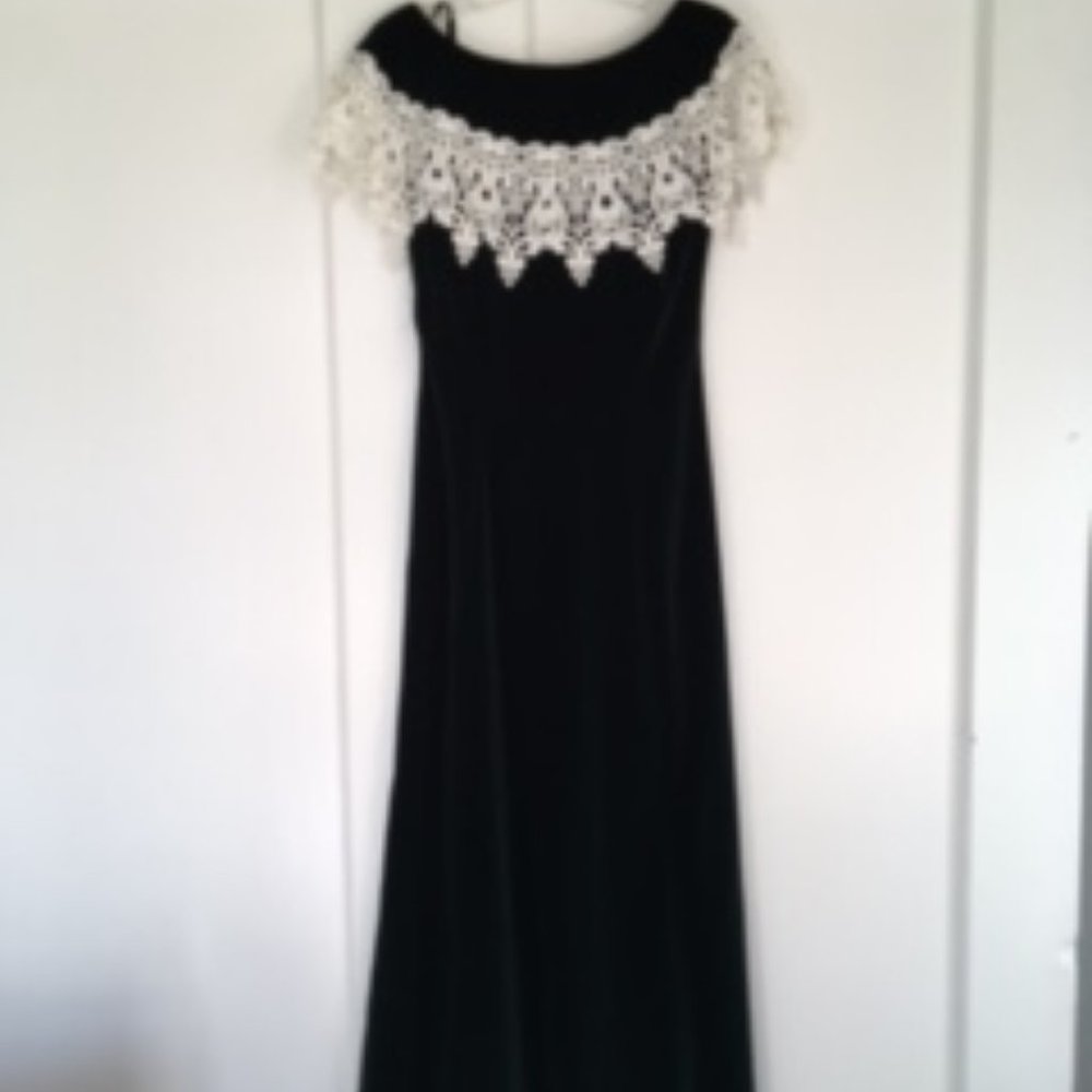 Jesssica McClintock Velvet Green & Lace Dress
